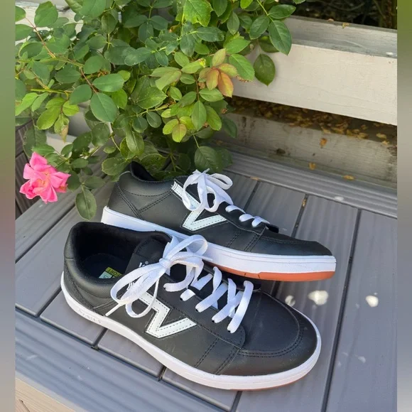 Vans Leather Sneakers with Gum Sole - Picture 4 of 9